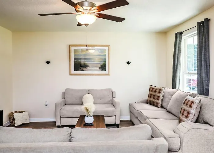 Close To Downtown, Beaches, And Nas! Holiday home