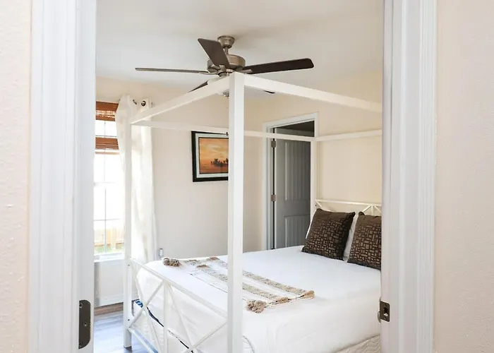 Close To Downtown, Beaches, And Nas! Holiday home *
