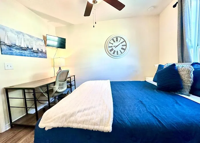 Close To Downtown, Beaches, And Nas! Pensacola