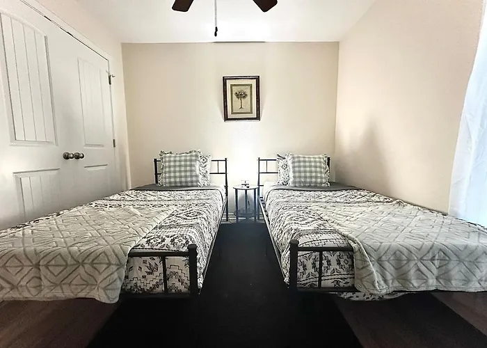Close To Downtown, Beaches, And Nas! Holiday home *