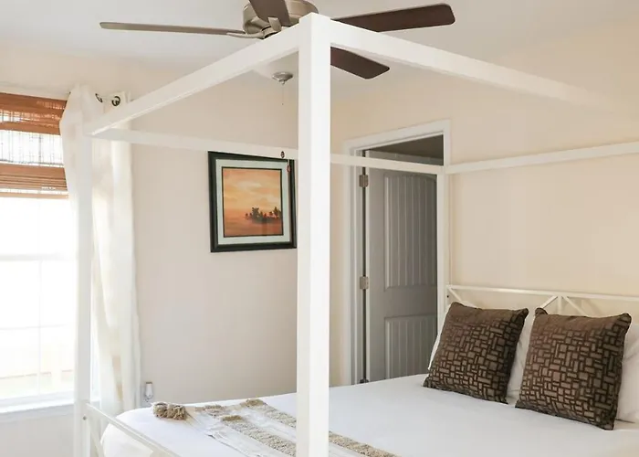 Holiday home Close To Downtown, Beaches, And Nas! *