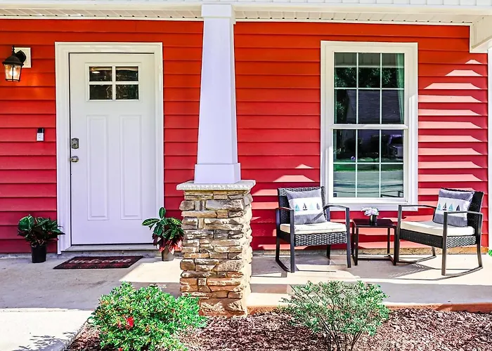 Close To Downtown, Beaches, And Nas!