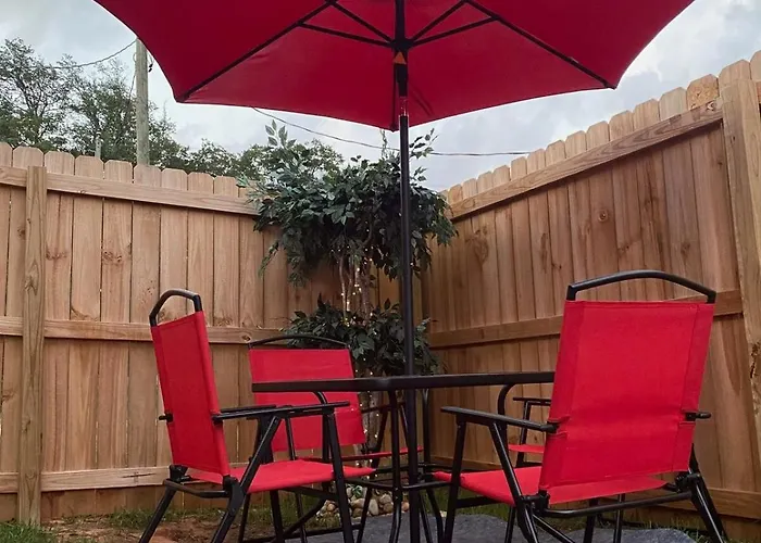 Close To Downtown, Beaches, And Nas! Pensacola