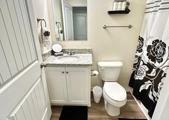 Close To Downtown, Beaches, And Nas! Pensacola
